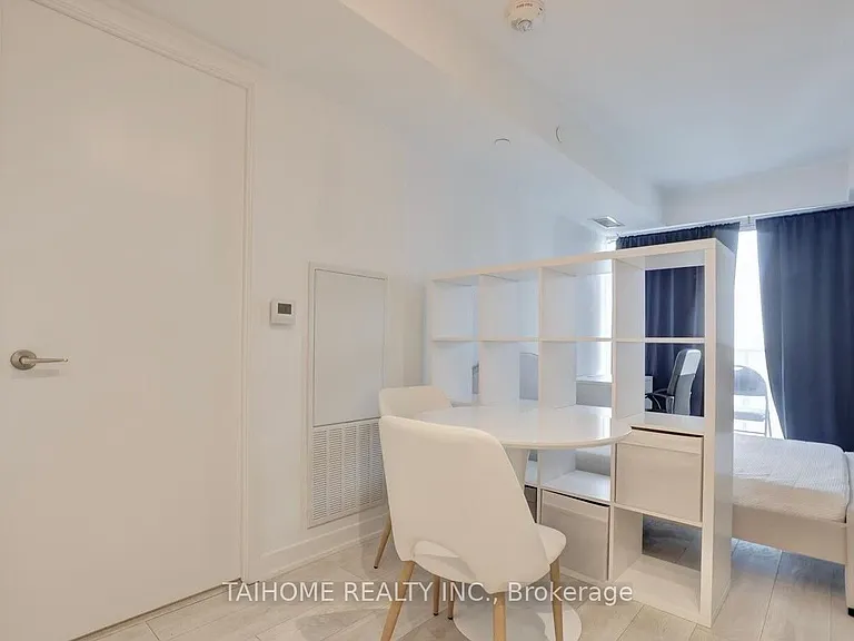 501 Yonge St #1806 — Photo 12