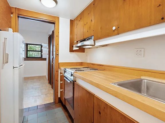 2nd image of 260 W 22nd St APT 1F