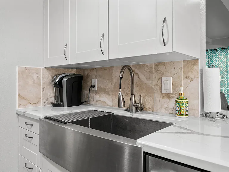 648 E Tam Oshanter Dr — Photo 8