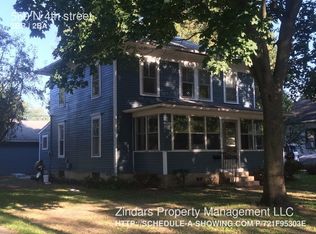 560 N 4th St, Watseka, IL 60970
