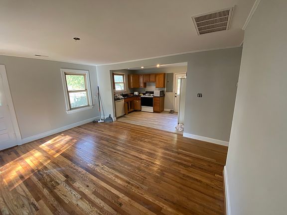 4th image of 5208 Sheridan Ln