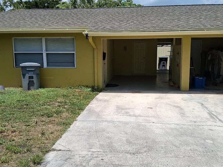 212 Palmetto Dr — Photo 2