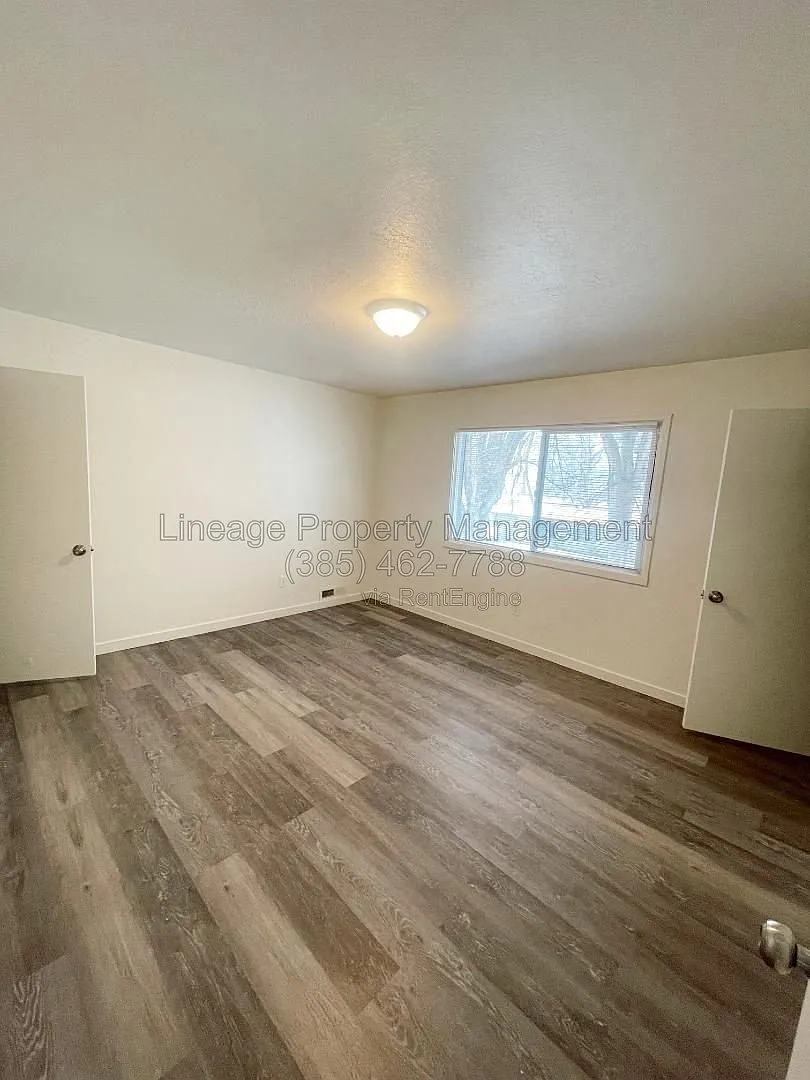 2 bed, 1.0 bath, $1,350 — Photo 3