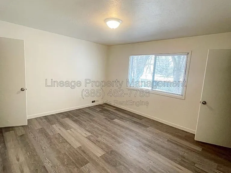 1054 W 1520 N #B — Photo 2