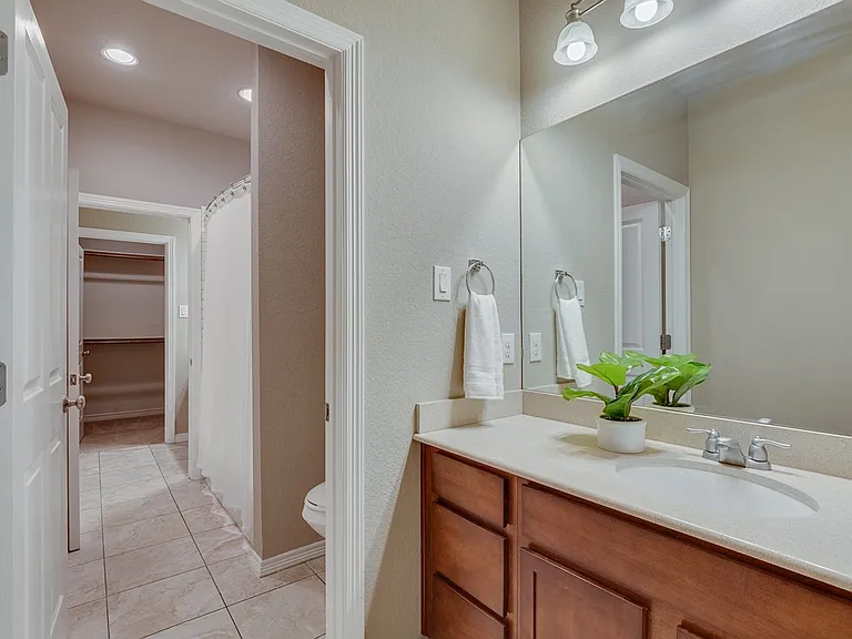 2816 Lubbock Ave — Photo 24