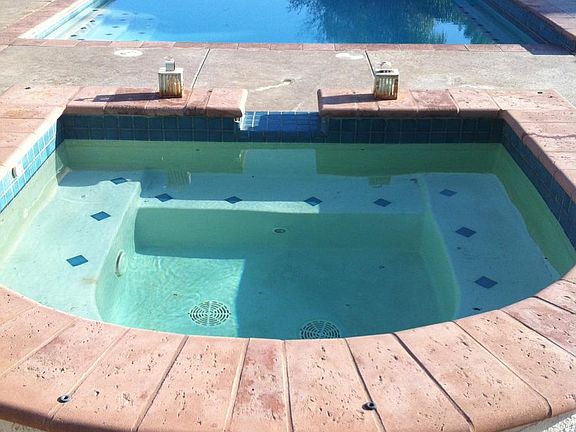Pool & Spa