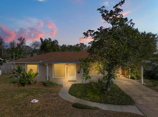 2919 Eastland Rd, Mount Dora, FL 32757