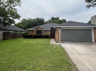 2809 White Oak Dr, Grand Prairie, TX 75052