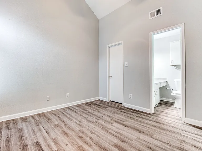 14135 Champions Dr — Photo 31
