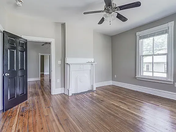 2 bed, 1200 sqft, $1,800 — Photo 2