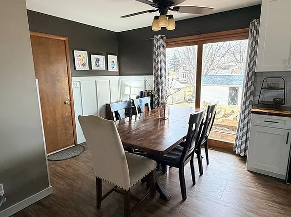 104 N Elm St, Toledo, IA 52342