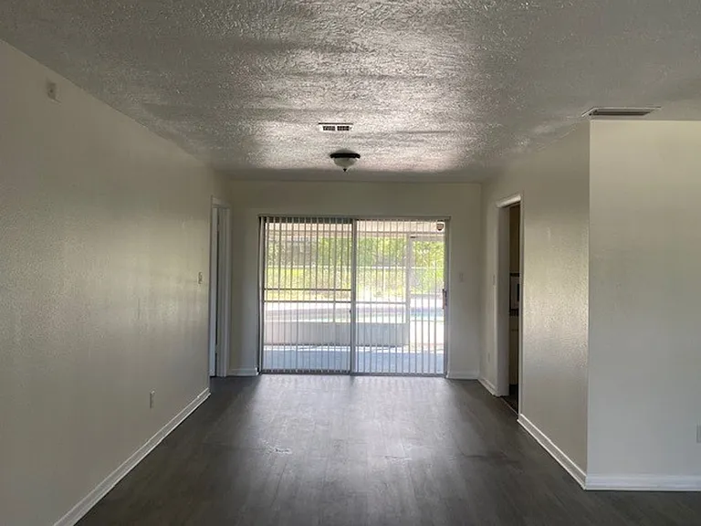2114 Winnebago Trl — Photo 20