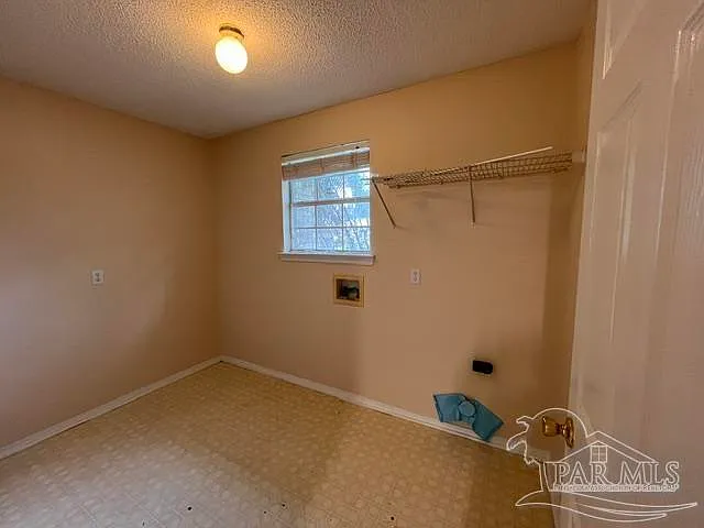 5563 Chantilly Cir — Photo 14