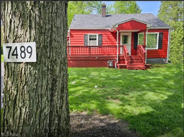 7489 Van Ness Ave, Hubbard, OH 44425