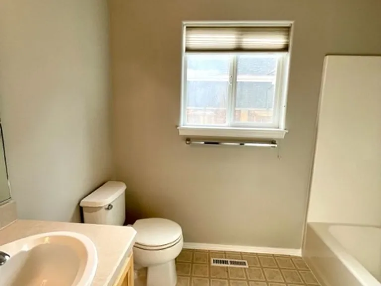1157 SW Silver Lake Blvd — Photo 17