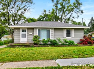 932 Kentfield St SW, Wyoming, MI 49509