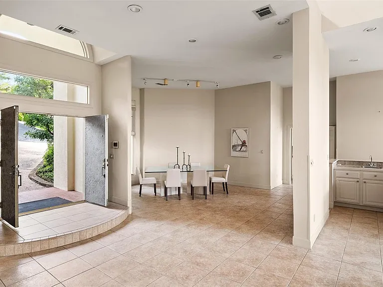 5900 Westslope Dr — Photo 5