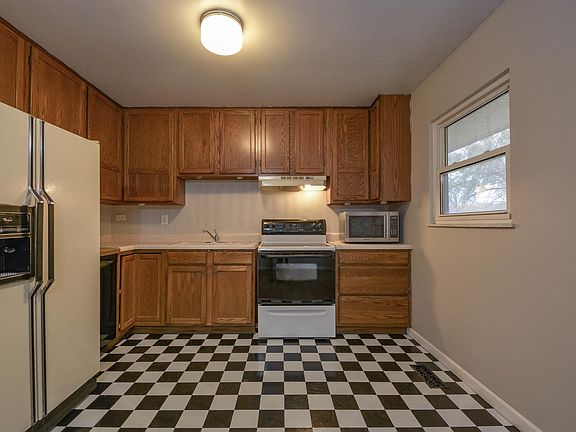 5th image of 1121 W Temperance St
