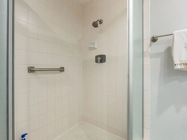 35 Kingston Court — Photo 17
