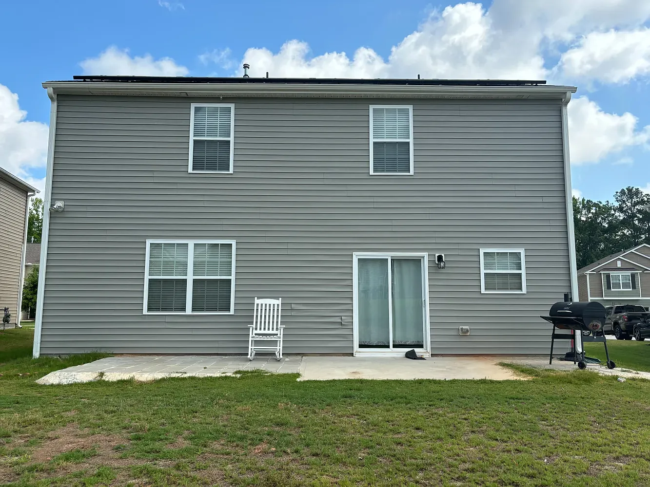 4 bed, 2.5 bath, 2231 sqft, $2,100 — Photo 2