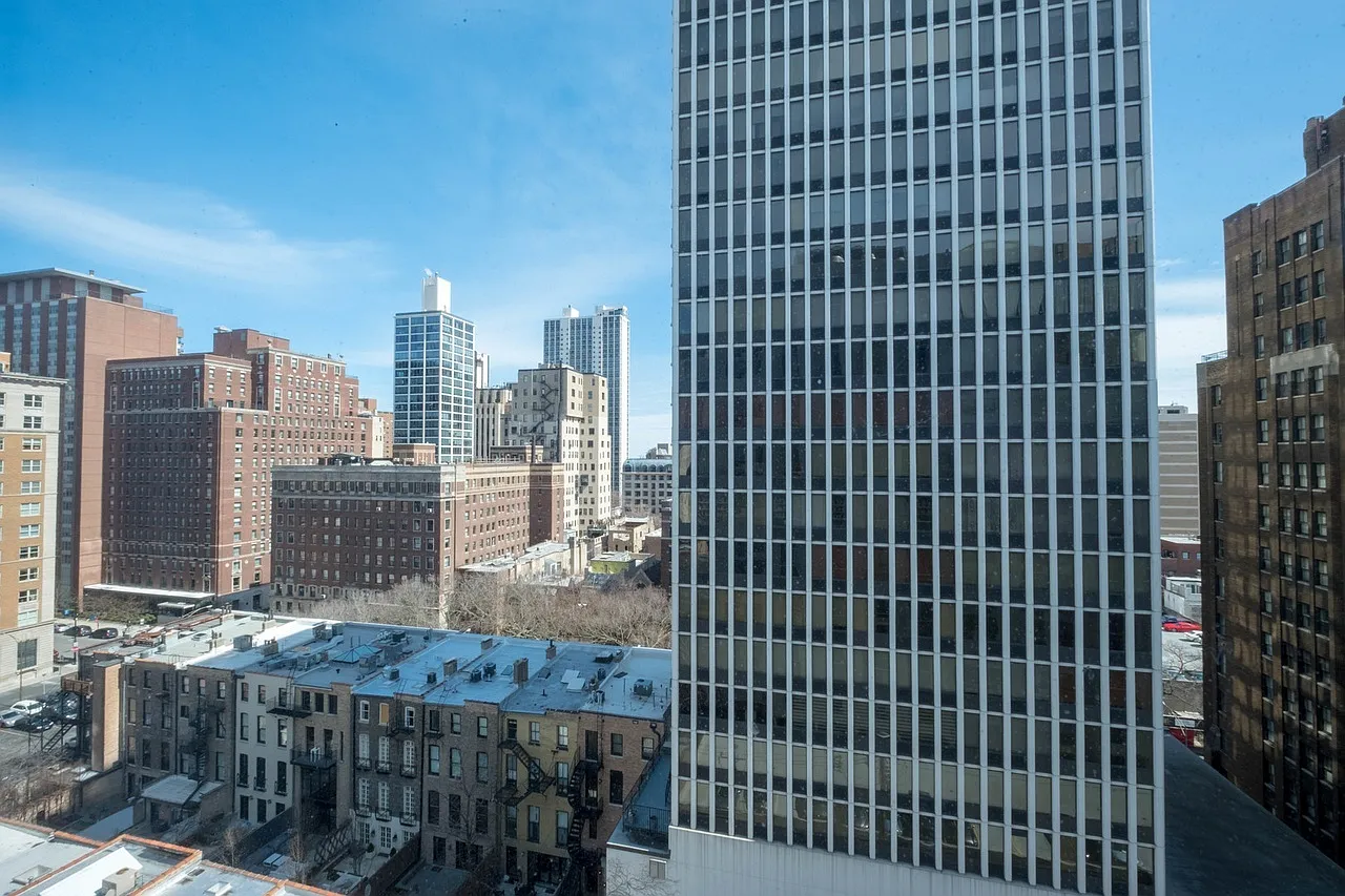 1 bed, $2,400 — Photo 3