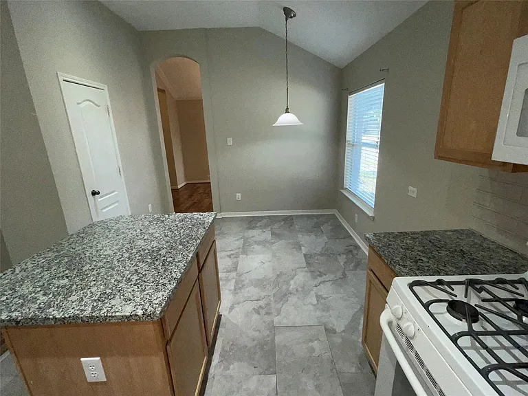 25011 Emporia Point Ct — Photo 9