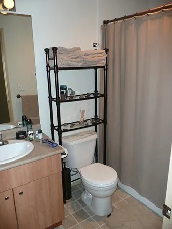 401 Lakeway Dr — Photo 6