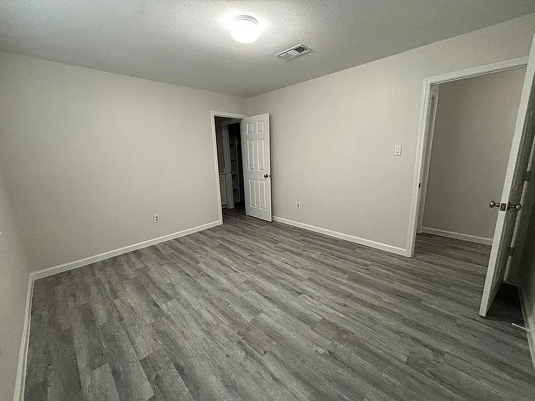 510 Alliance St — Photo 8
