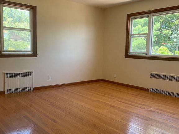 4th image of 171 Glover Ave