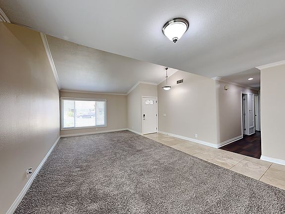 4th image of 4566 E Larkspur Cir