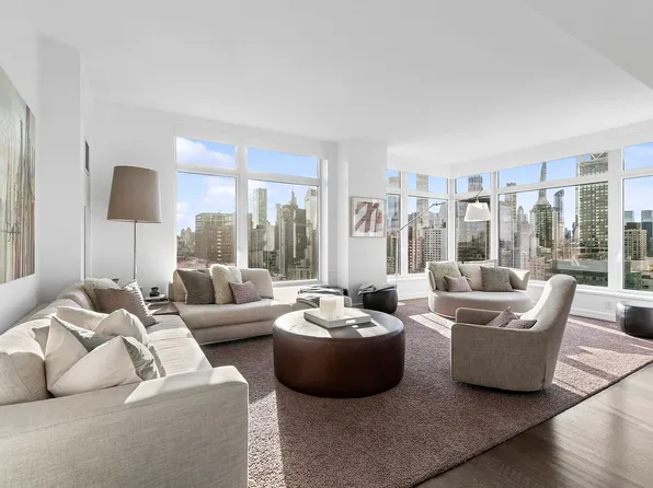 400 East 67th Street image 1 of 29