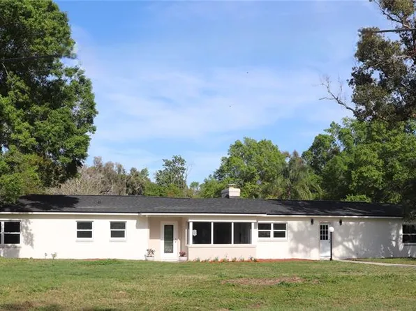 17601 Simmons Rd, Lutz, FL 33548