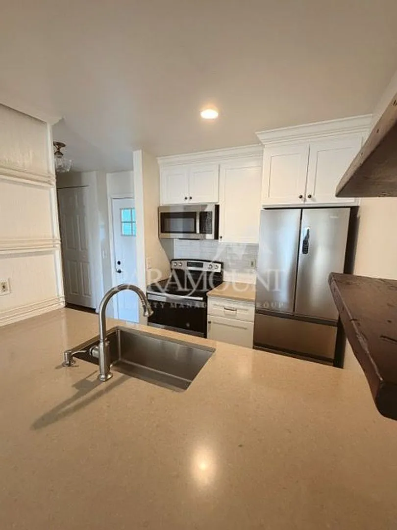 Fully Transformed End Unit in Downtown Poulsbo — Photo 4