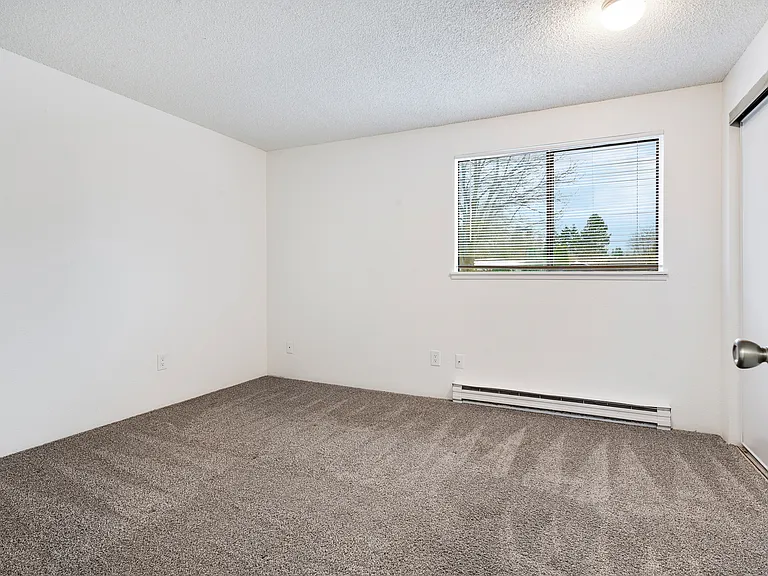 Crystal Springs Apartments — Photo 54