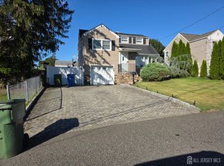 3 Carter Pl, Parlin, NJ 08859