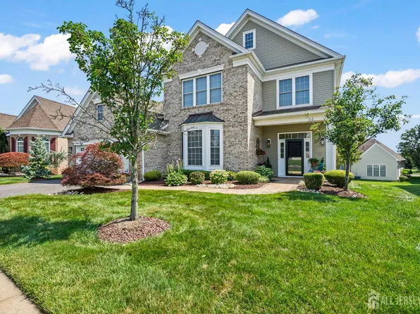 5 Ballybunion Dr, Monroe Township, NJ 08831