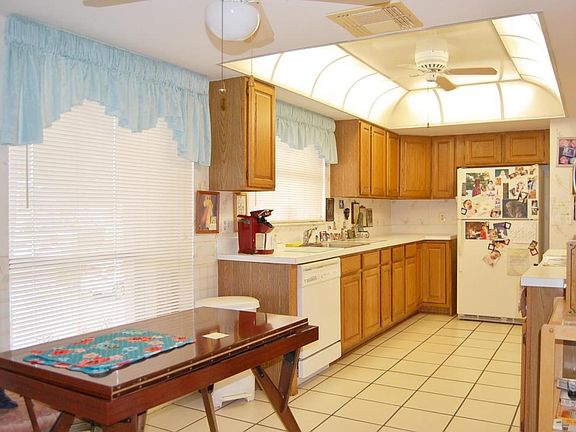 2nd image of 602 Wingfoot Dr APT B