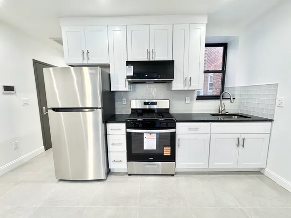 2715 Avenue U image 1 of 13