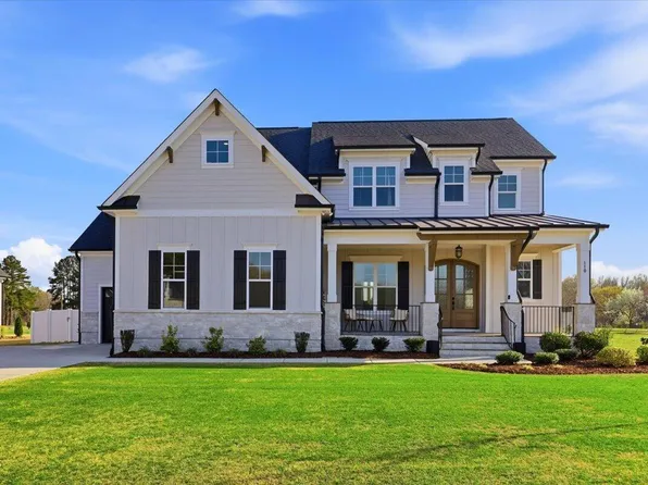 110 Summerlin Dr, Clayton, NC 27527