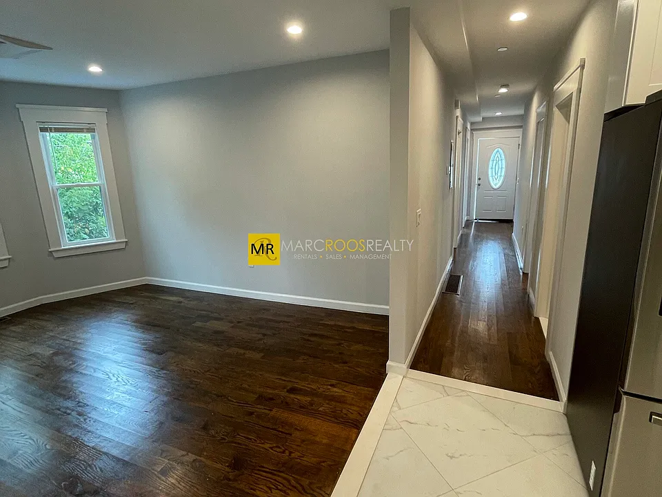 31 Raymond Ave #2