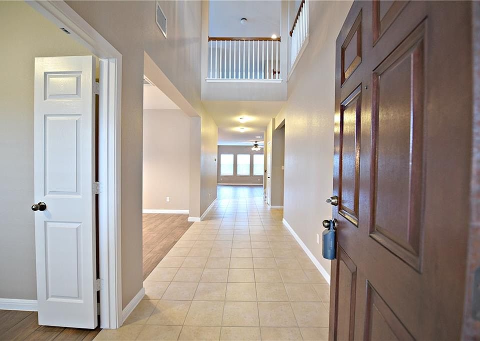 1st image of 9413 Eagle Knoll Dr