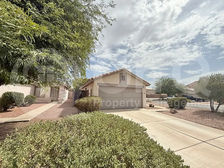 10609 W Rosewood Dr — Photo 2