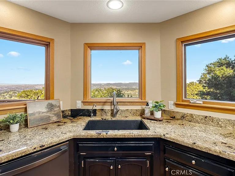 10885 San Marcos Rd — Photo 11