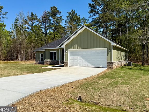 3rd image of 711 Flanders Ct