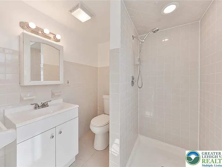 1130 Pembroke Rd #2 — Photo 7