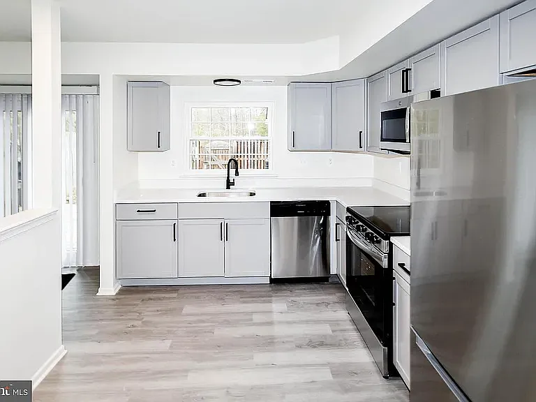 3705 Kempsford Field Pl — Photo 2