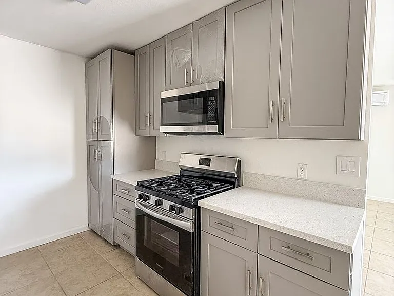 5839 Bagley Ave — Photo 16