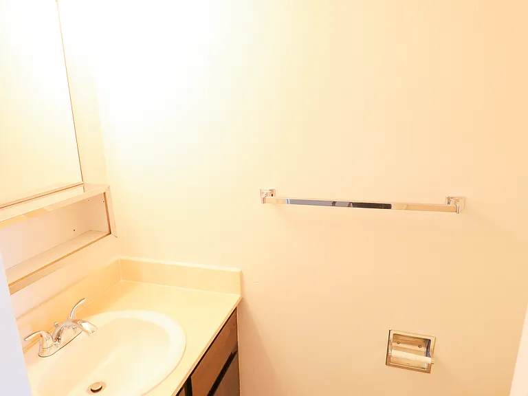 1924 Pecan St #2 — Photo 15
