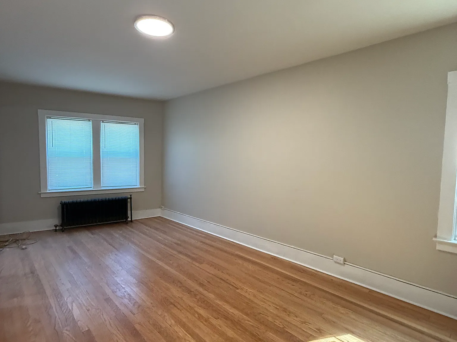 1 bed, 900 sqft, $1,100 — Photo 4