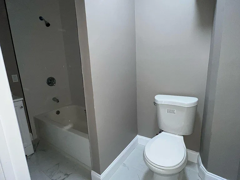 10 Olyphant Pl #R — Photo 8